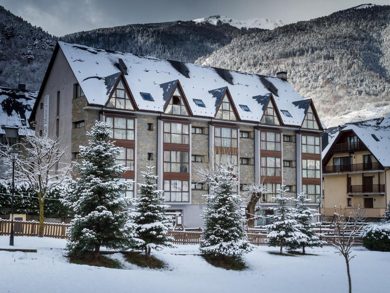 Aparthotel La Vall Blanca Vielha e Mijaran Exterior foto