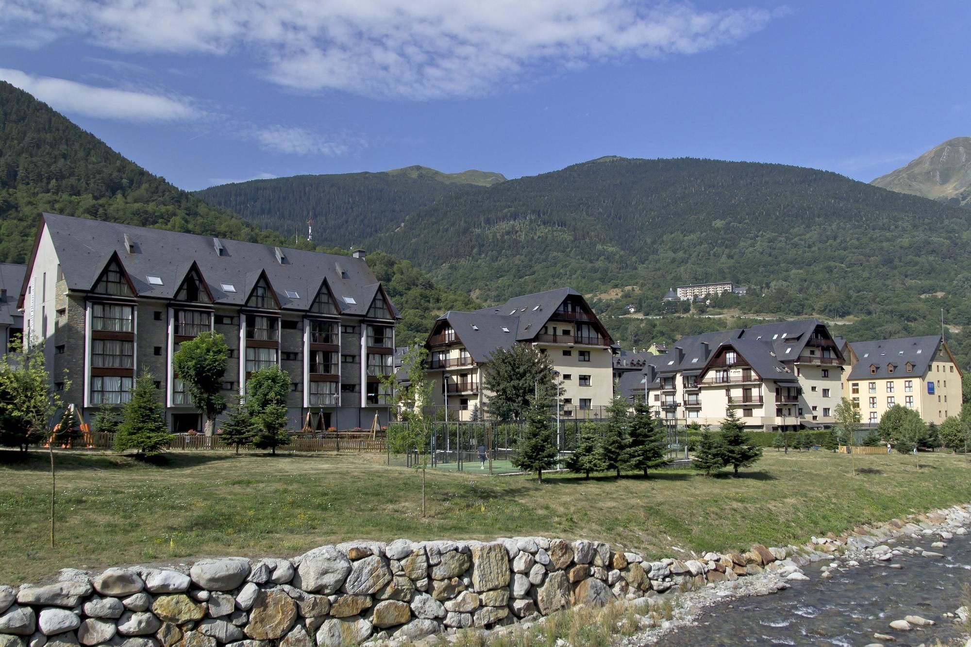 Aparthotel La Vall Blanca Vielha e Mijaran Exterior foto