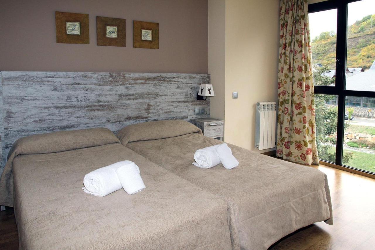 Aparthotel La Vall Blanca Vielha e Mijaran Exterior foto